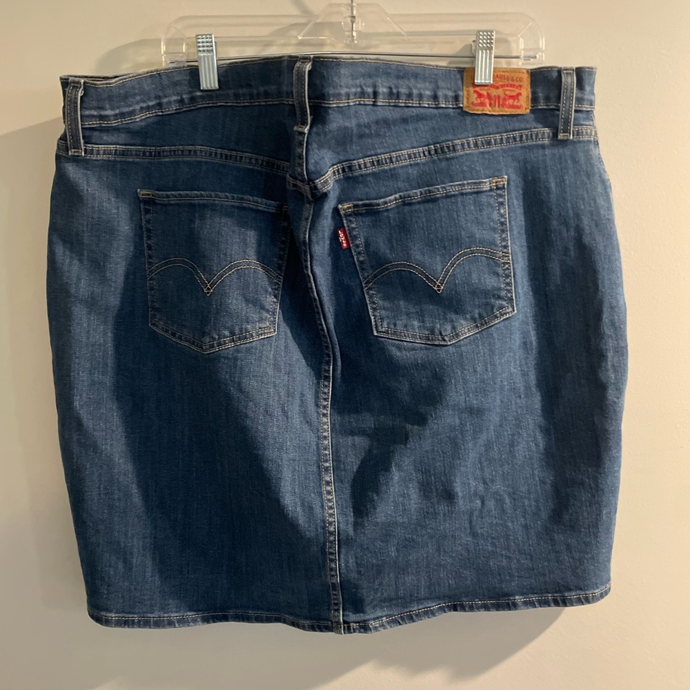 Levi’s stretch denim skirt 20W